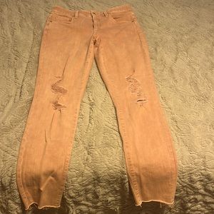 Mauve color jeans ripped front detail
